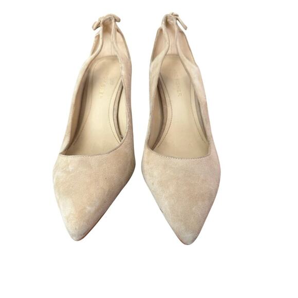 Marc Fisher Beige Suede Forever Marilyn Fringe Bow Cut-Out Pump Heels Size 6.5 - Picture 1 of 10